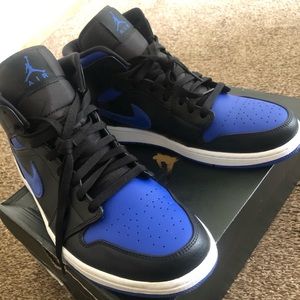 Air Jordan 1 “Royals” size 12